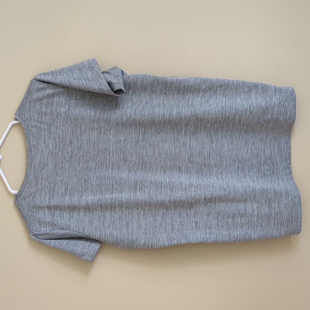 XL Real Essentials Gray Shirt - Picture 6 of 9